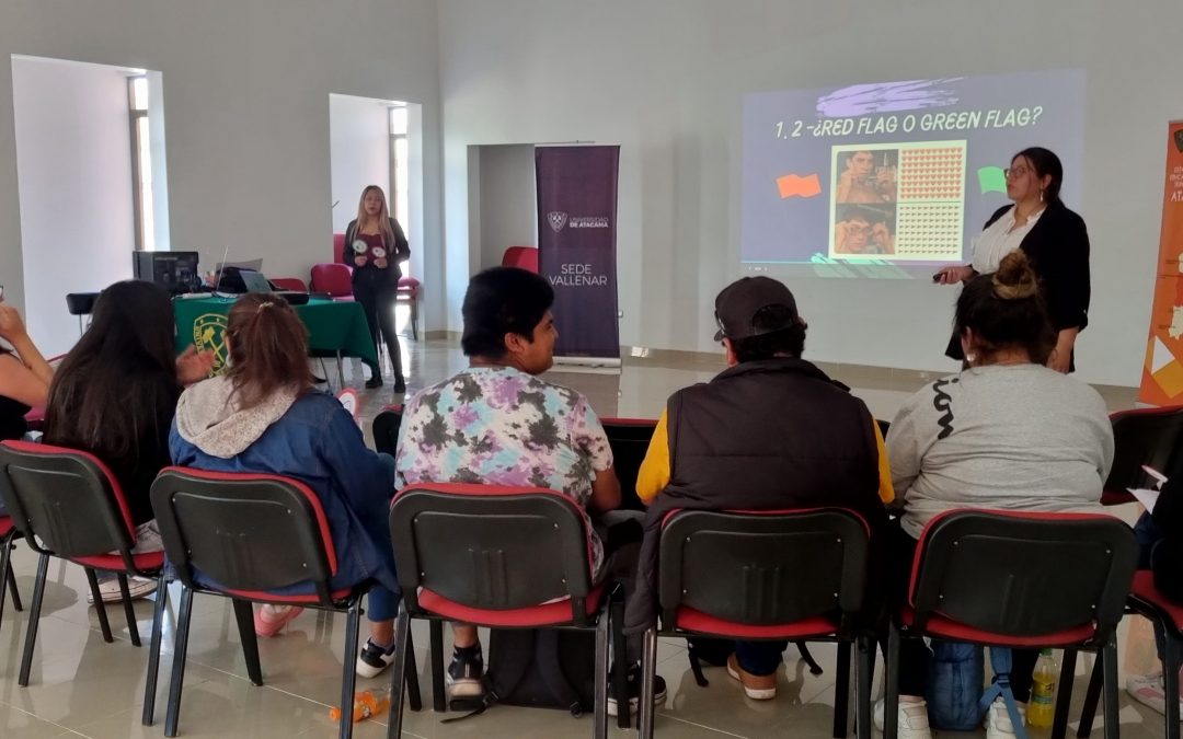 Psicólogas en formación CTA-PACE dictan Taller sobre Prevención de la Violencia en el pololeo en Sede Vallenar