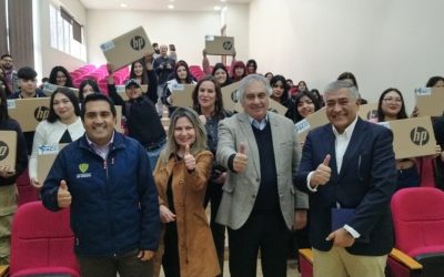 Programa PACE  en alianza con Minera Candelaria donan 37 notebooks a estudiantes que ingresaron a la UDA a través del programa